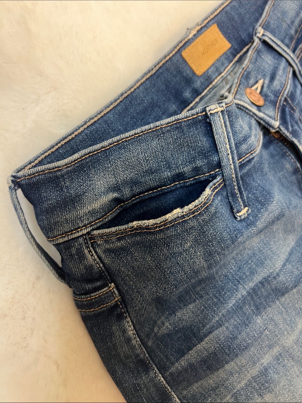 MOTHER The Swooner Roller Crop Fray High Waisted Wide Leg Jeans Size 27 - Picture 5 of 16